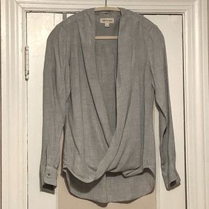 NWOT Cloth & Stone blouse! Ultra flattering fit!